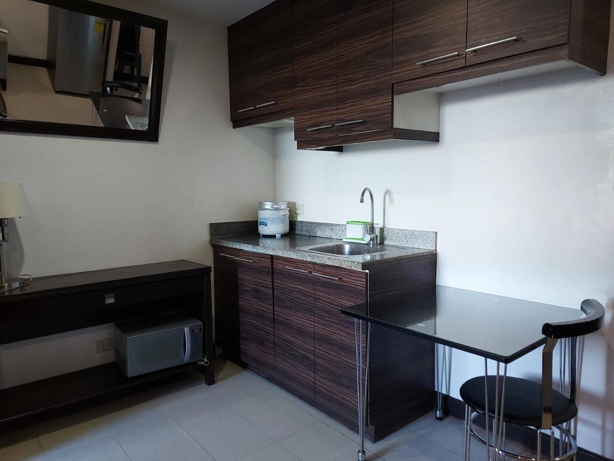 Posh Beds With City View And Pools Mandaluyong Buitenkant foto