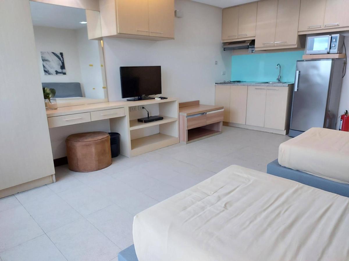 Posh Beds With City View And Pools Mandaluyong Buitenkant foto